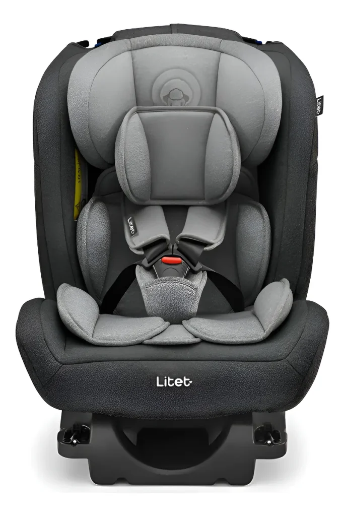 Cadeirinha de bebê para carro preta modelo All Stages com sistema de fixação Isofix e regulagem de altura.